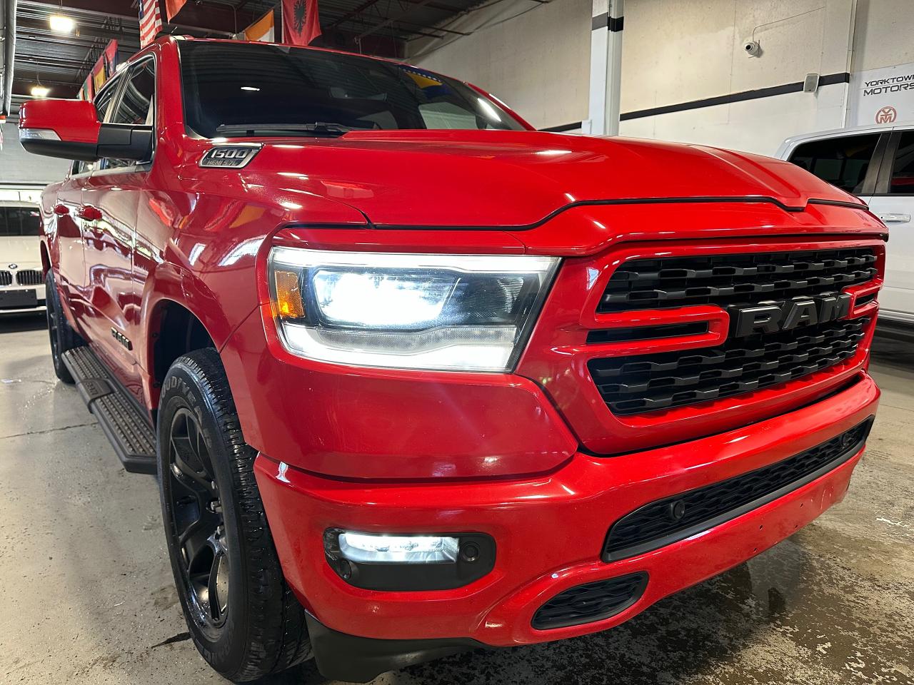 2022 RAM 1500 SPORT | CREW CAB | NO ACCIDENT | 12" TOUCH SCREEN - Photo #4