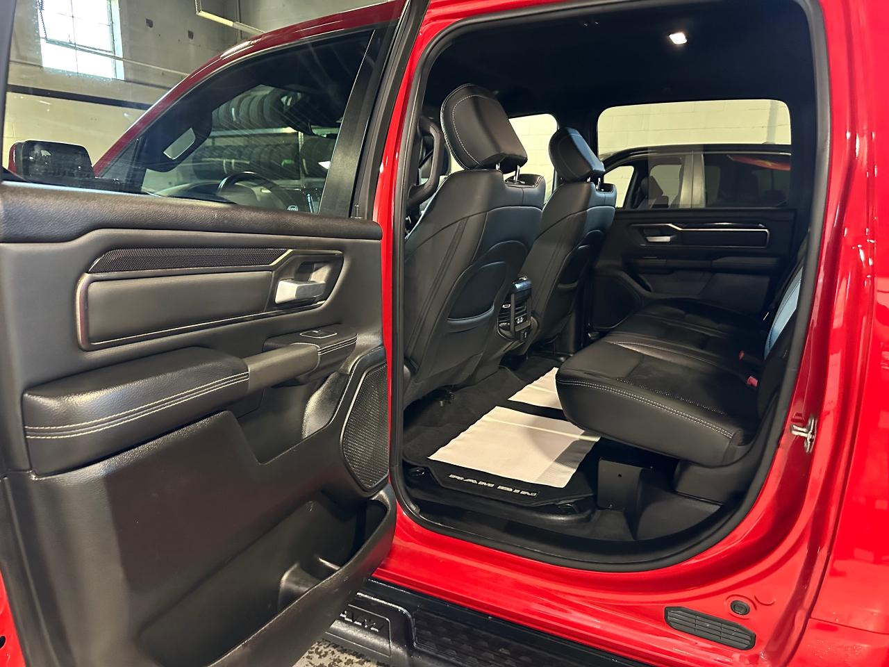 2022 RAM 1500 SPORT | CREW CAB | NO ACCIDENT | 12" TOUCH SCREEN - Photo #18