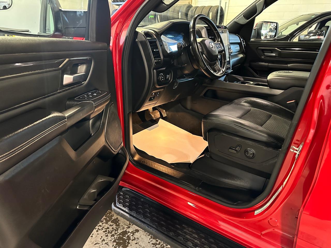 2022 RAM 1500 SPORT | CREW CAB | NO ACCIDENT | 12" TOUCH SCREEN - Photo #20
