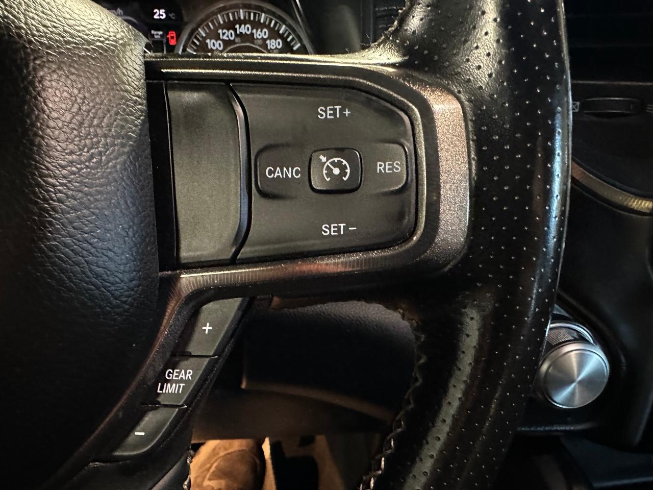 2022 RAM 1500 SPORT | CREW CAB | NO ACCIDENT | 12" TOUCH SCREEN - Photo #24