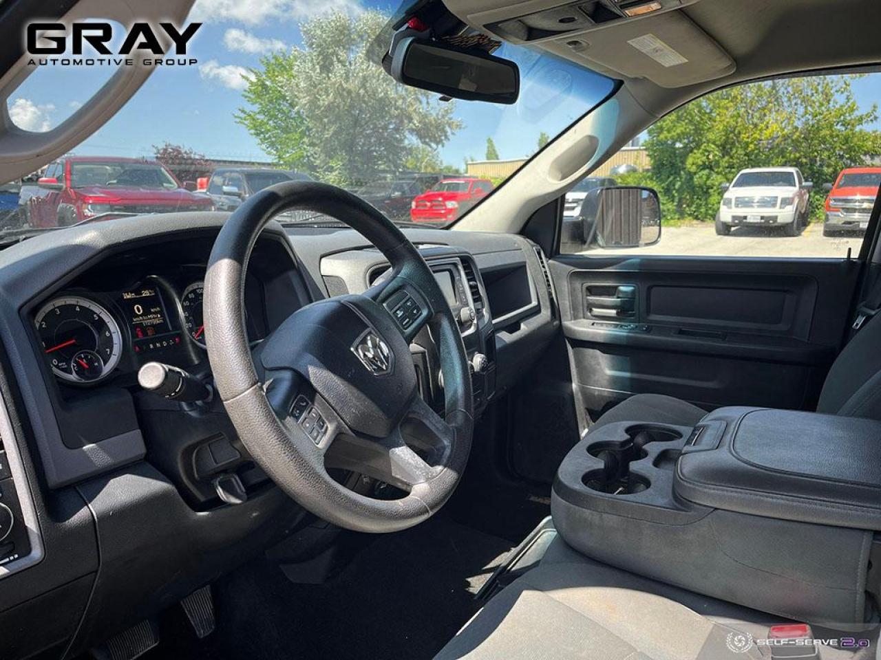 2016 RAM 1500 CREW/5.7L V8/RWD - Photo #9