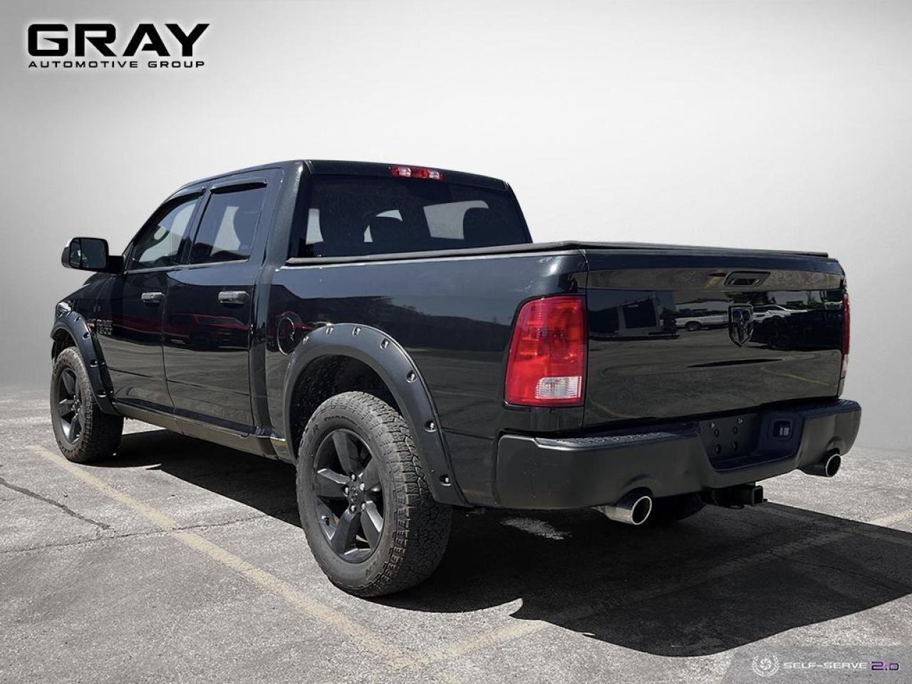 2016 RAM 1500 CREW/5.7L V8/RWD - Photo #3