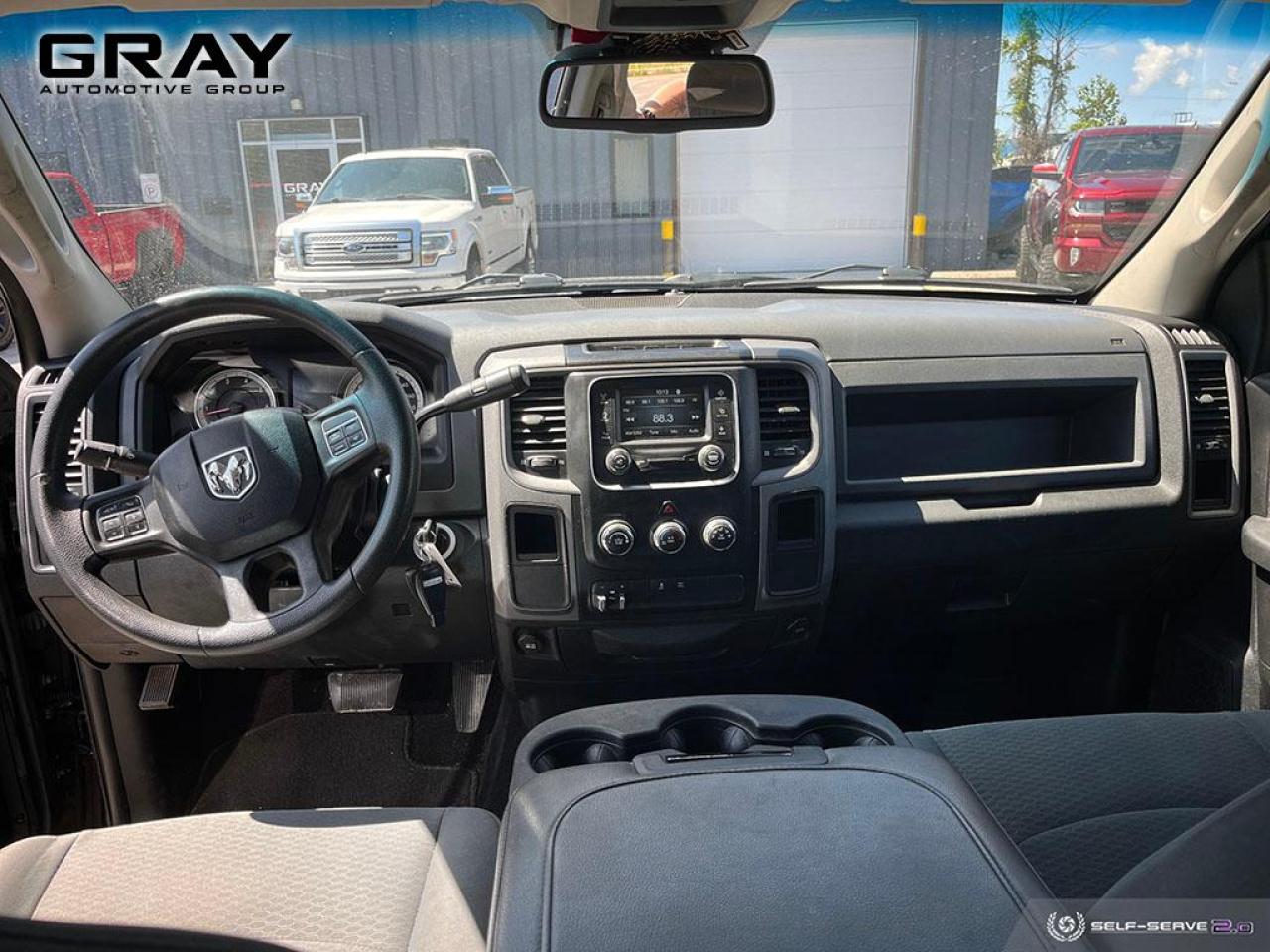 2016 RAM 1500 CREW/5.7L V8/RWD - Photo #15
