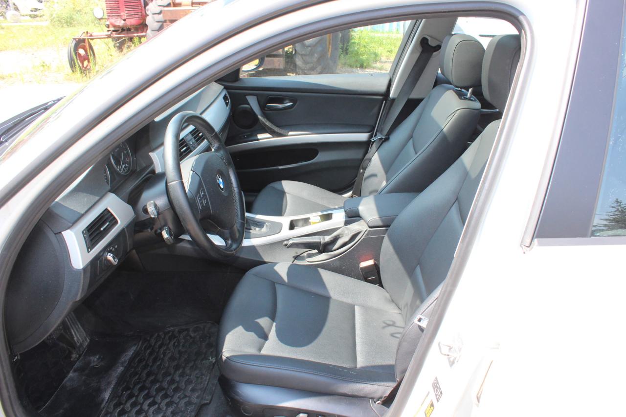 2011 BMW 3 Series  Photo4