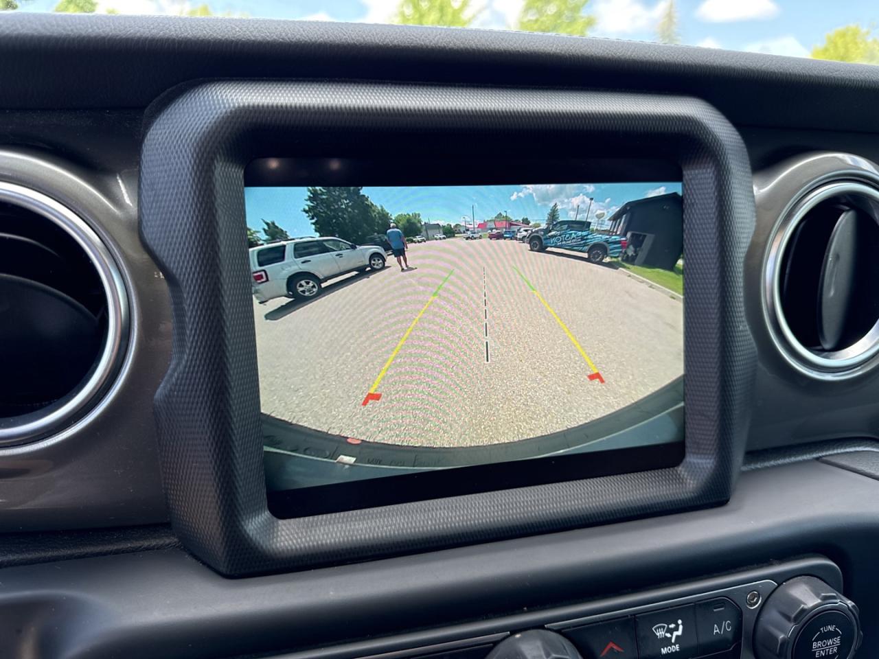 2023 Jeep Wrangler Unlimited Sahara - Photo #15