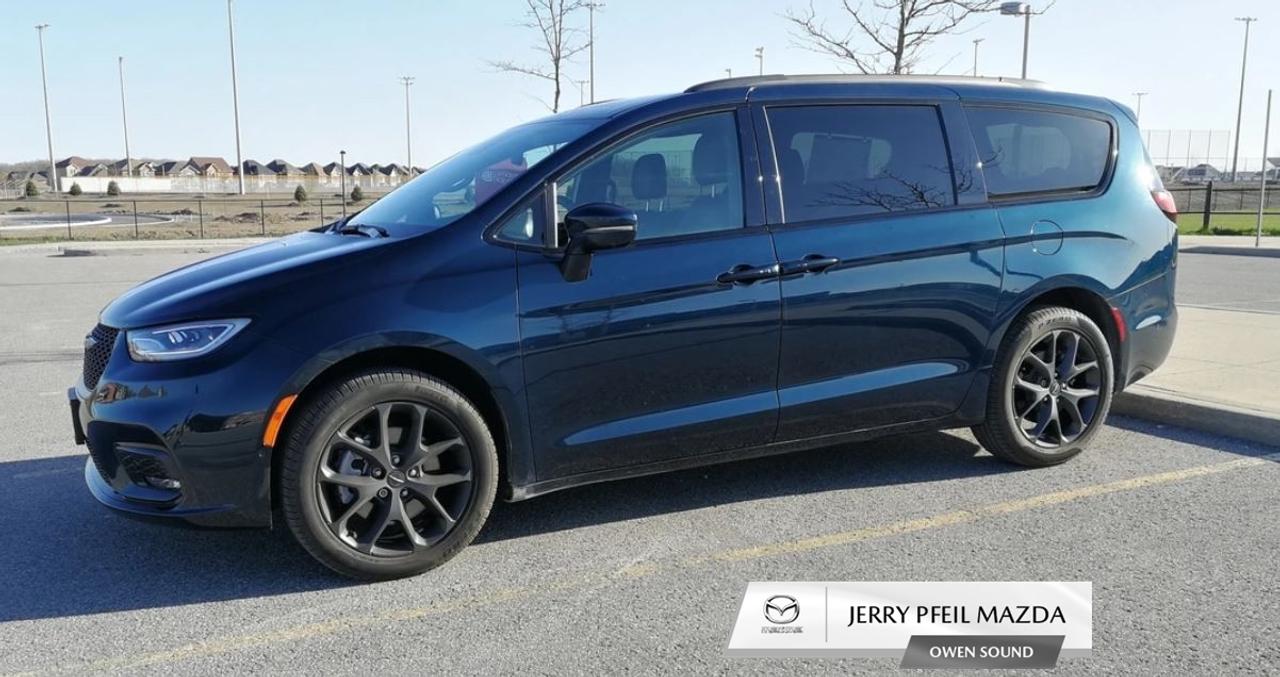 2022 Chrysler Pacifica Limited Photo0