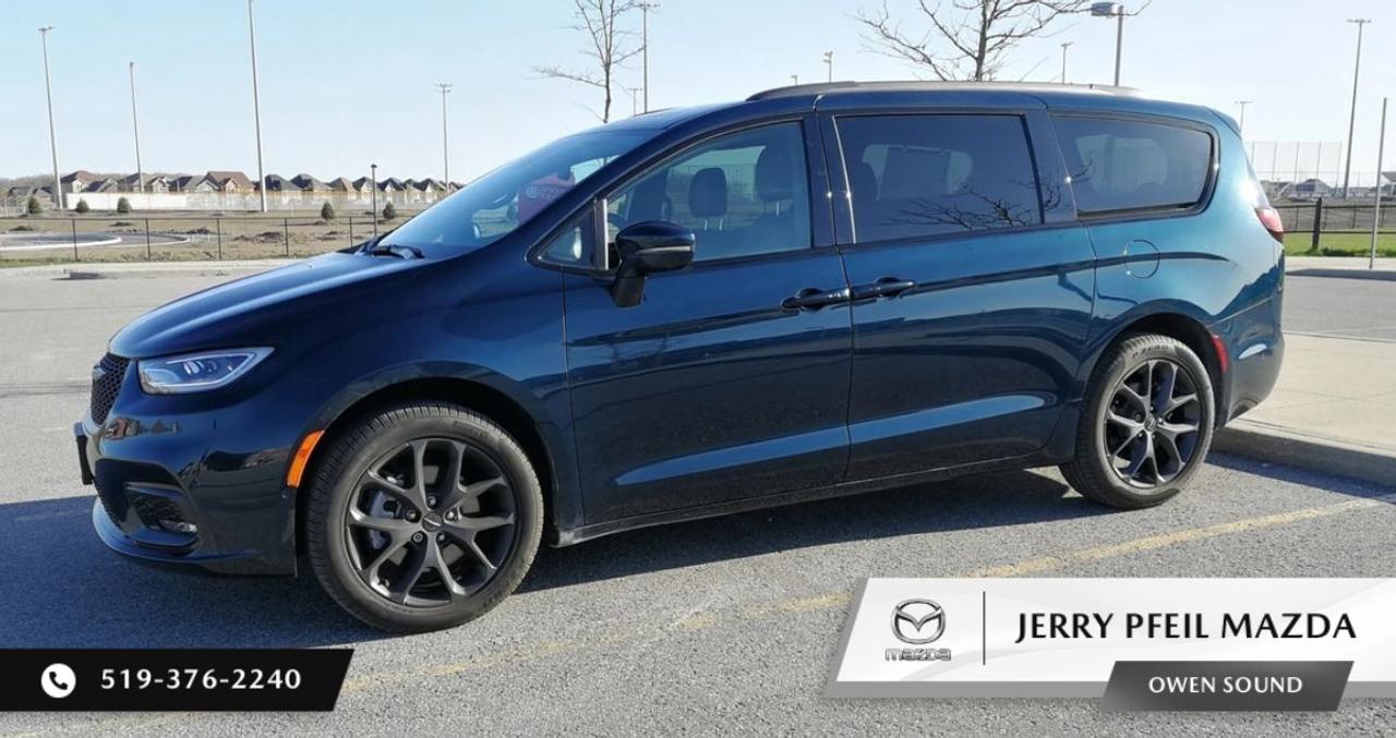 2022 Chrysler Pacifica Limited AWD Photo0