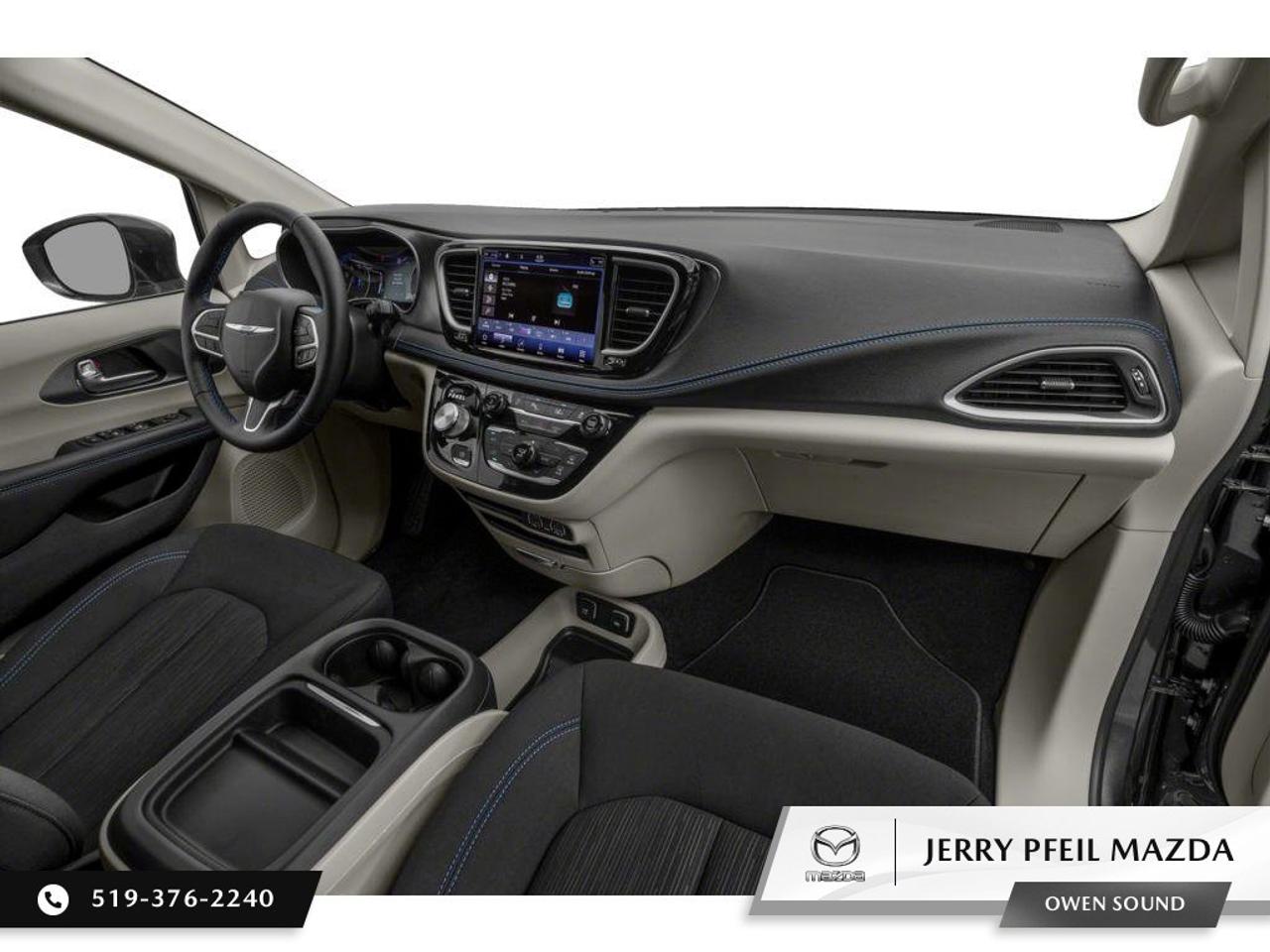 2022 Chrysler Pacifica Limited AWD Photo