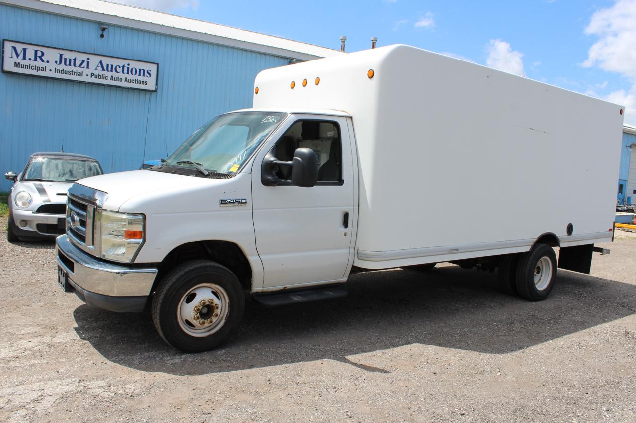 Used 2010 Ford Econoline  for sale in Breslau, ON