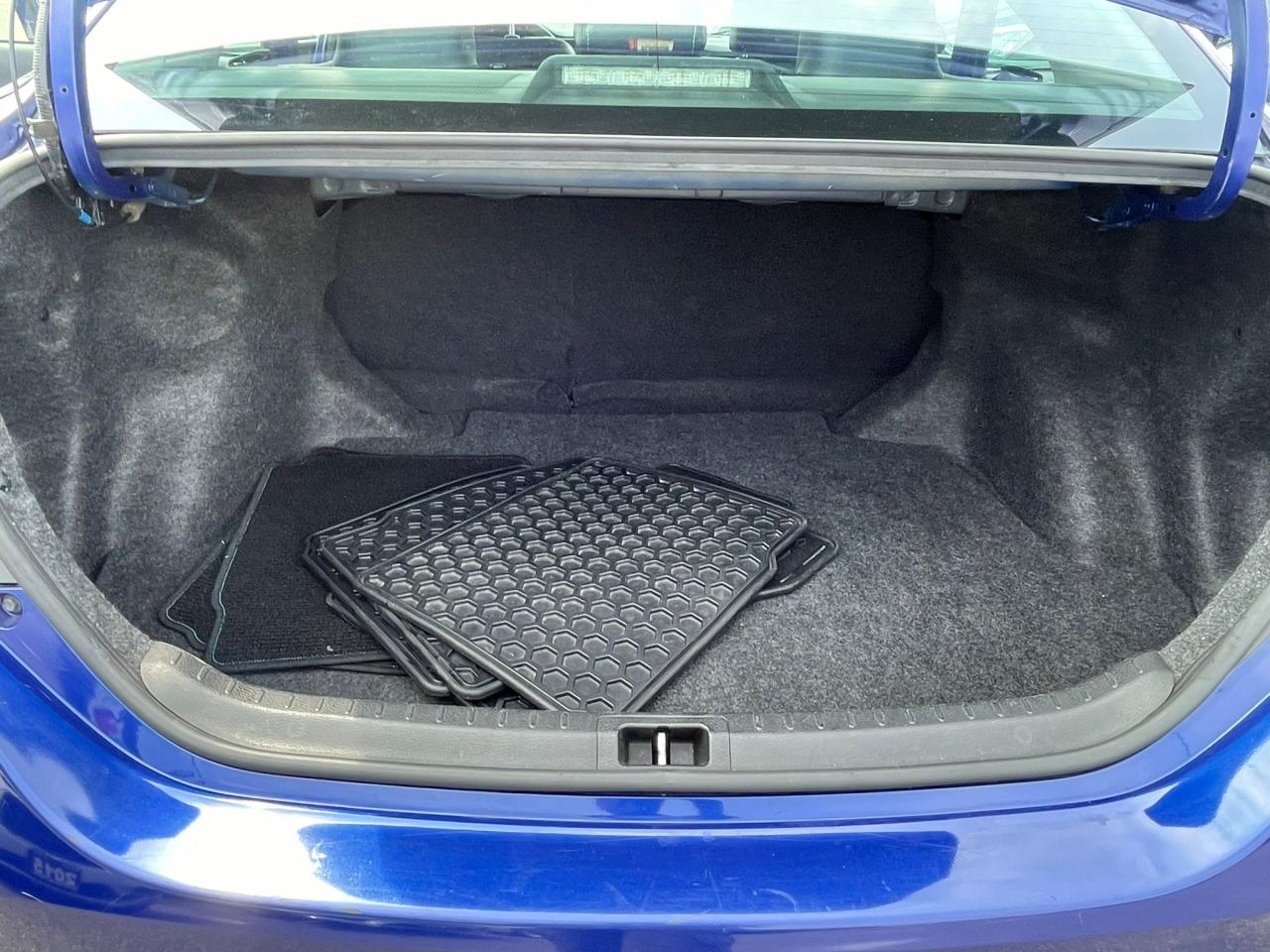 2015 Toyota Corolla AUTO S NO ACCIDENT LEATHERETTE SEATS B-TOOTH - Photo #17