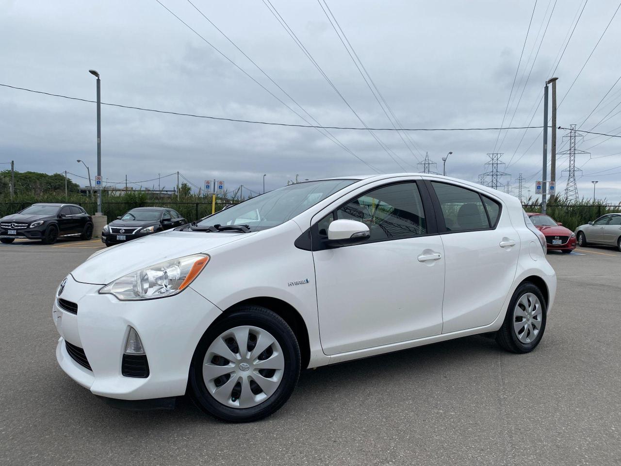 2014 Toyota Prius c 5dr HB*ONE OWNER*CLEAN CARFAX* - Photo #2
