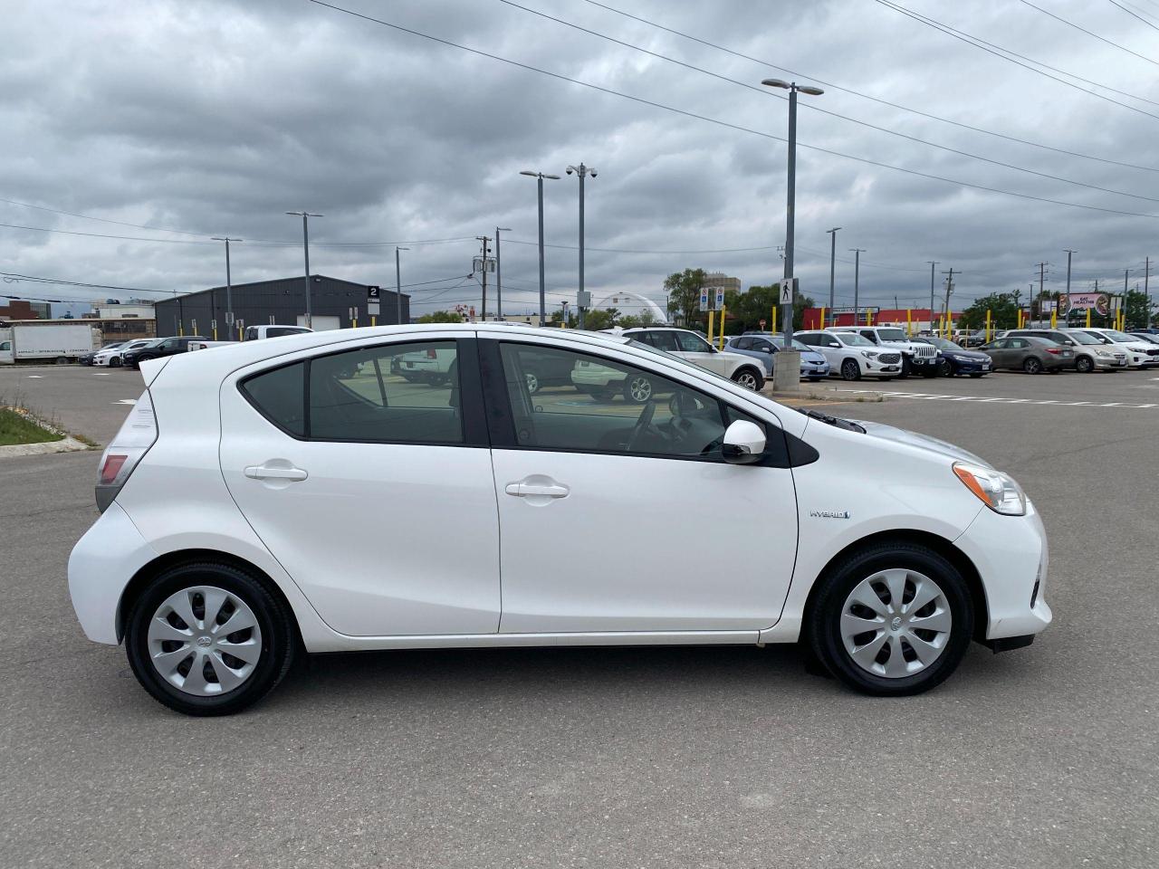 2014 Toyota Prius c 5dr HB*ONE OWNER*CLEAN CARFAX* Photo4