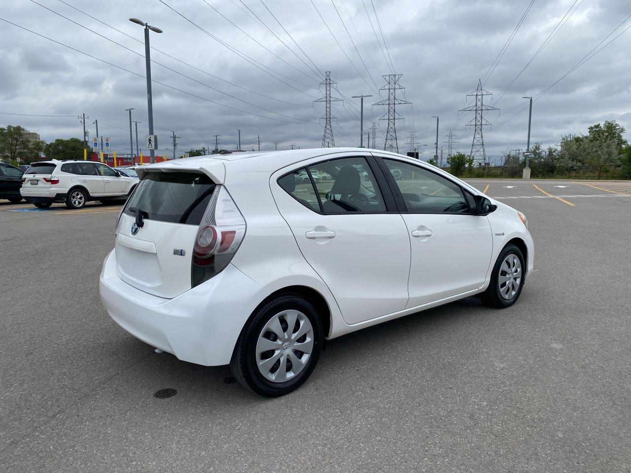 2014 Toyota Prius c 5dr HB*ONE OWNER*CLEAN CARFAX* - Photo #6
