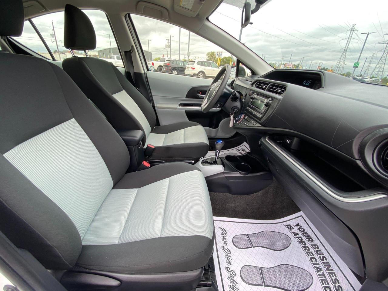 2014 Toyota Prius c 5dr HB*ONE OWNER*CLEAN CARFAX* - Photo #12