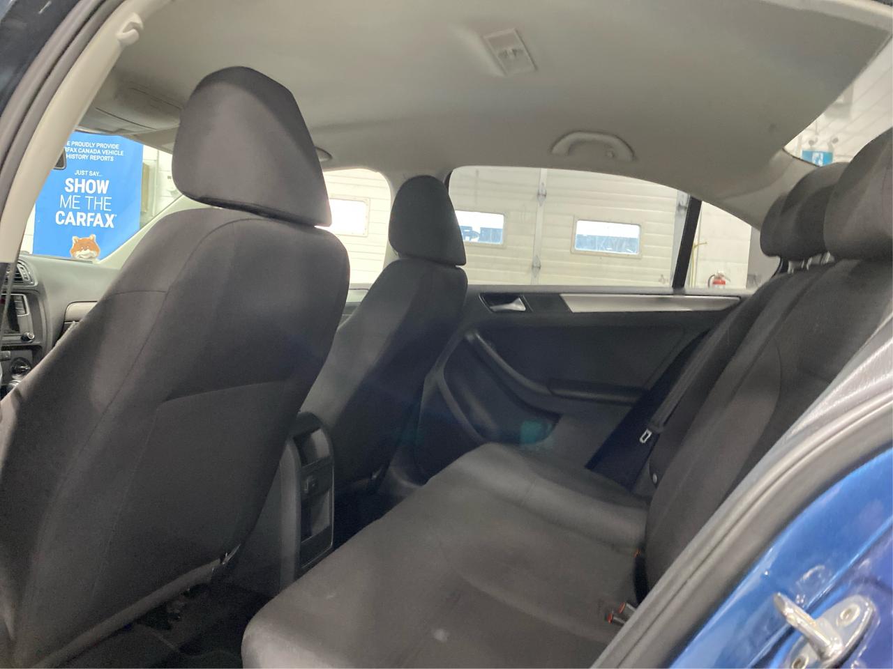 2016 Volkswagen Jetta 4dr 1.4 TSI Auto Trendline Photo