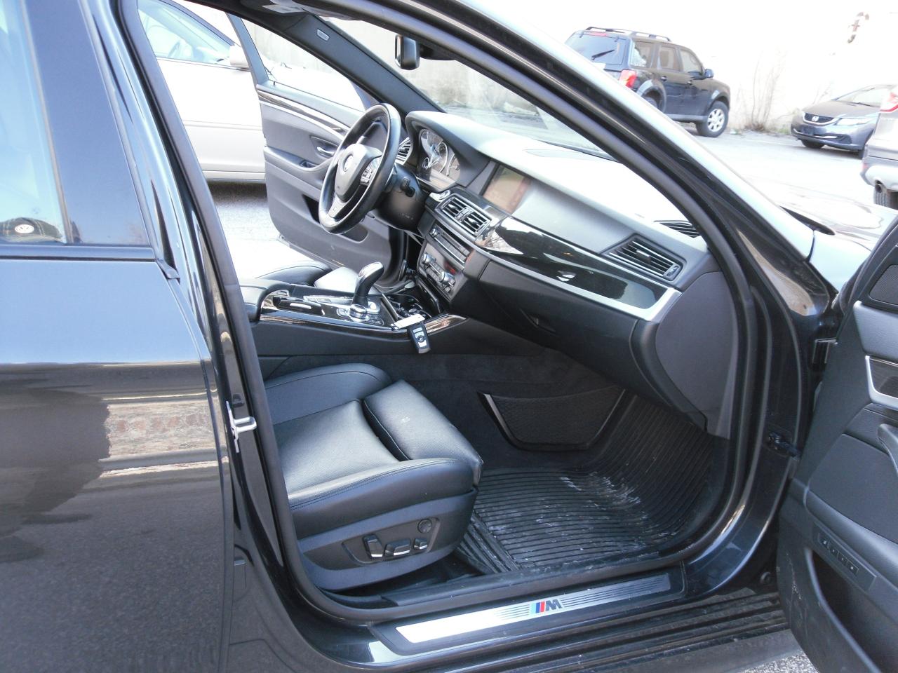 2011 BMW 5 Series X DRIVE M PACKAGE - Photo #13