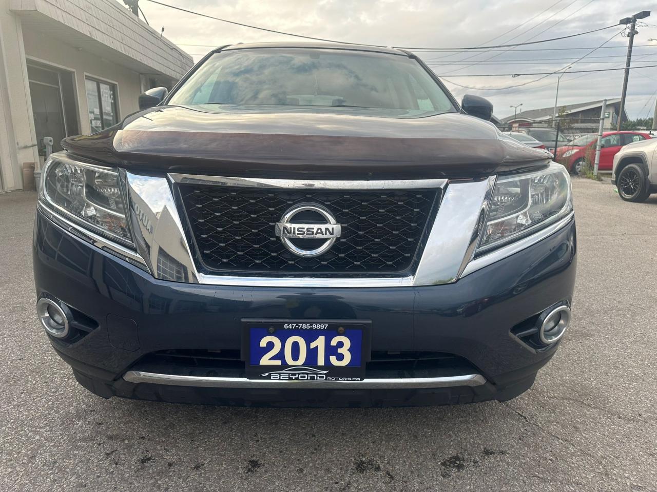 Used 2013 Nissan Pathfinder SL CERTIFIED WITH 3 YEARS WARRANTY INCLUDED. for sale in Woodbridge, ON