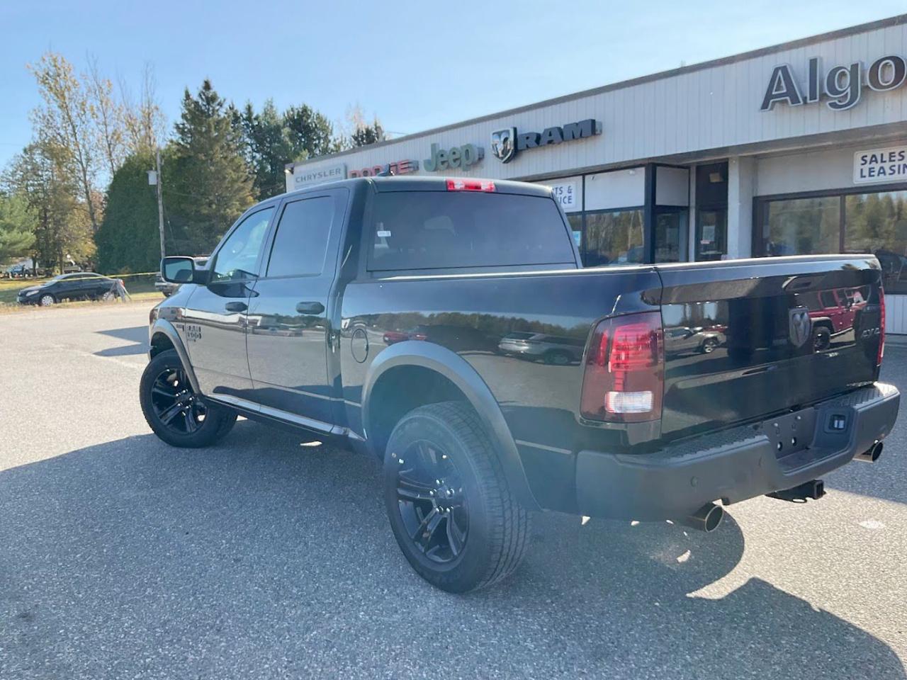 2024 RAM 1500 Classic WARLOCK Photo3