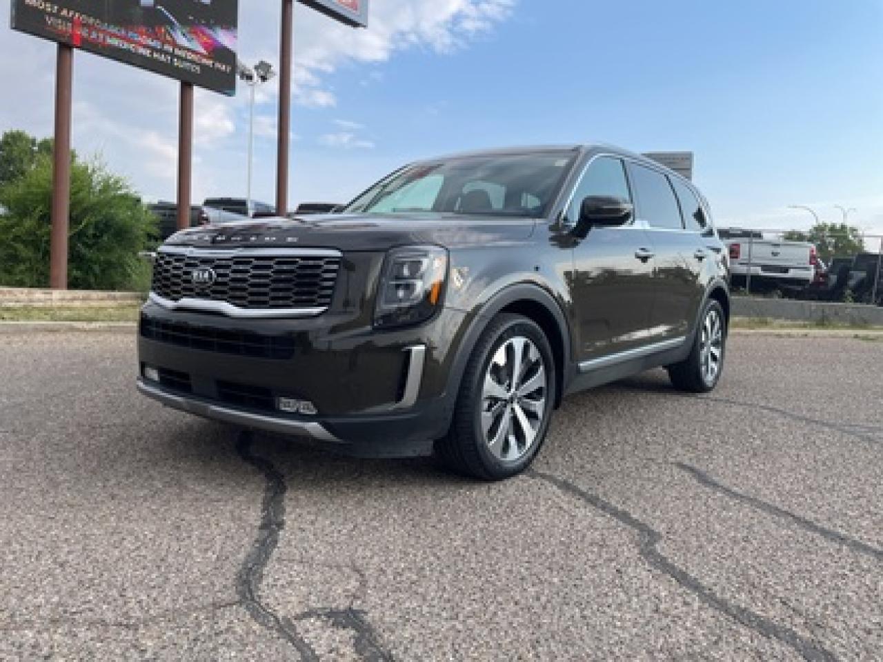 Used 2020 Kia Telluride SX AWD, Leather, Sunroof, Harmon Kardon, #211 for sale in Medicine Hat, AB