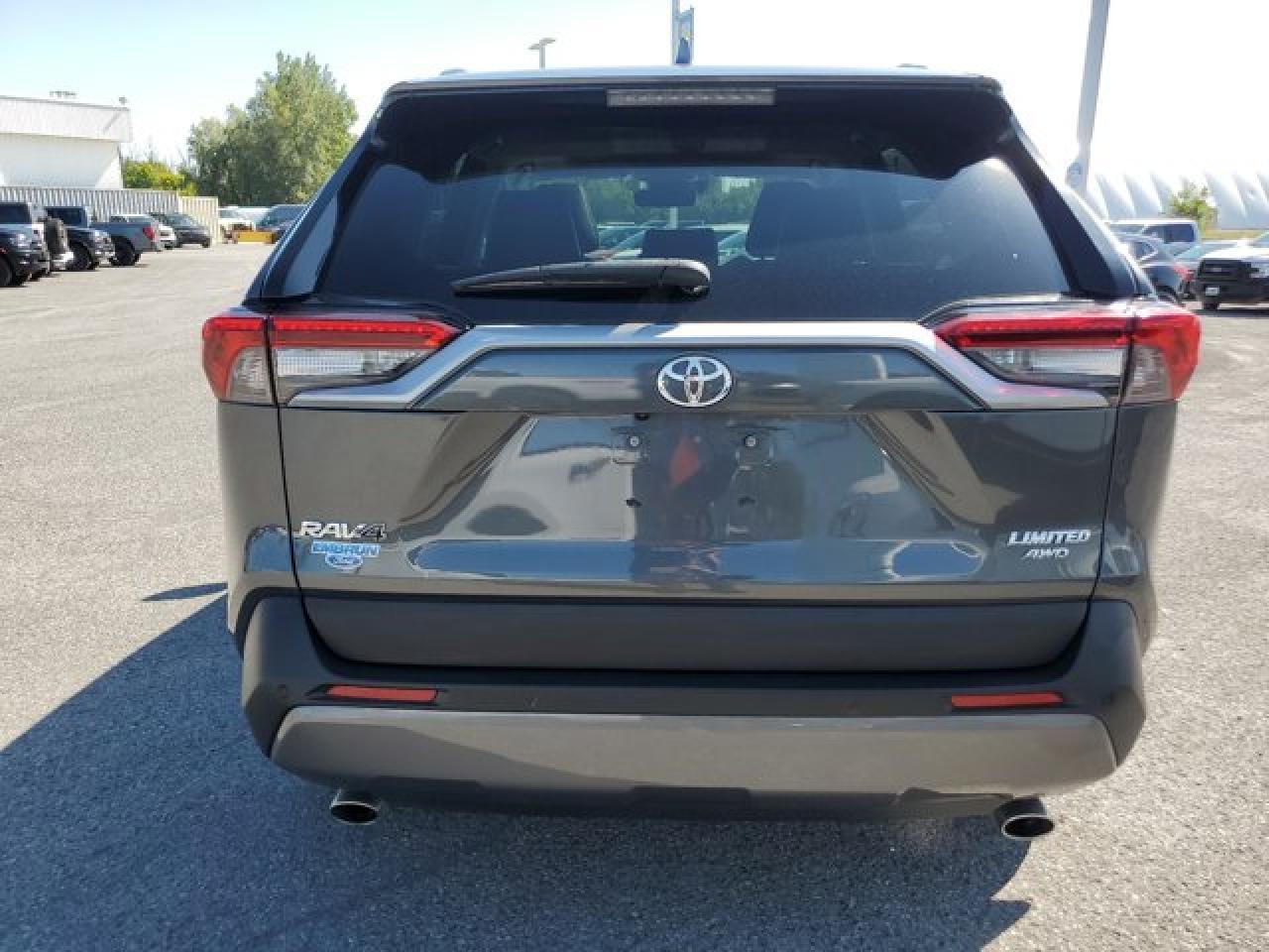 2021 Toyota RAV4 LIMITED  Photo3