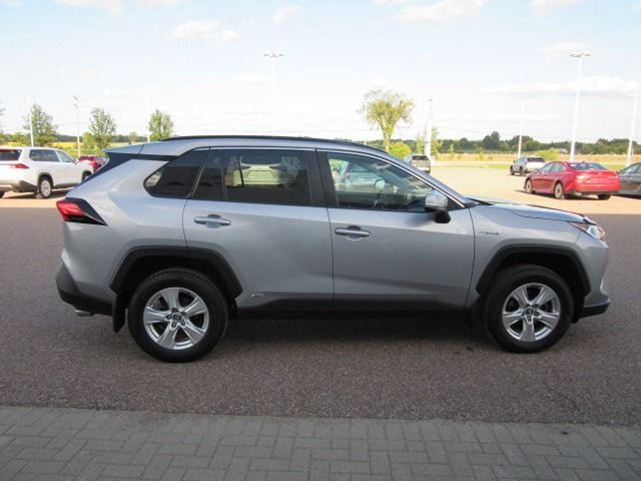 2020 Toyota RAV4 Hybrid XLE - Photo #7