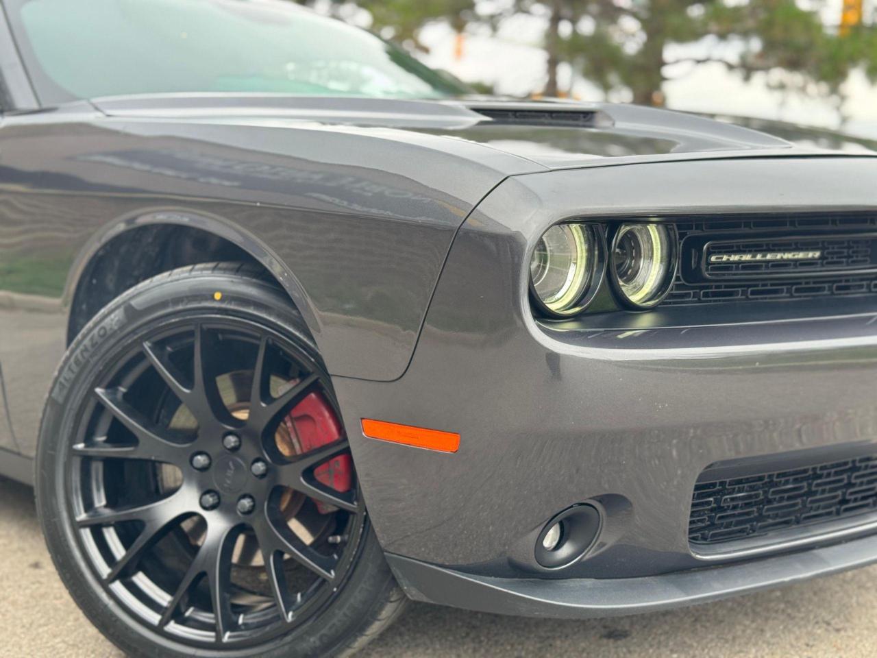 2019 Dodge Challenger SXT Photo2