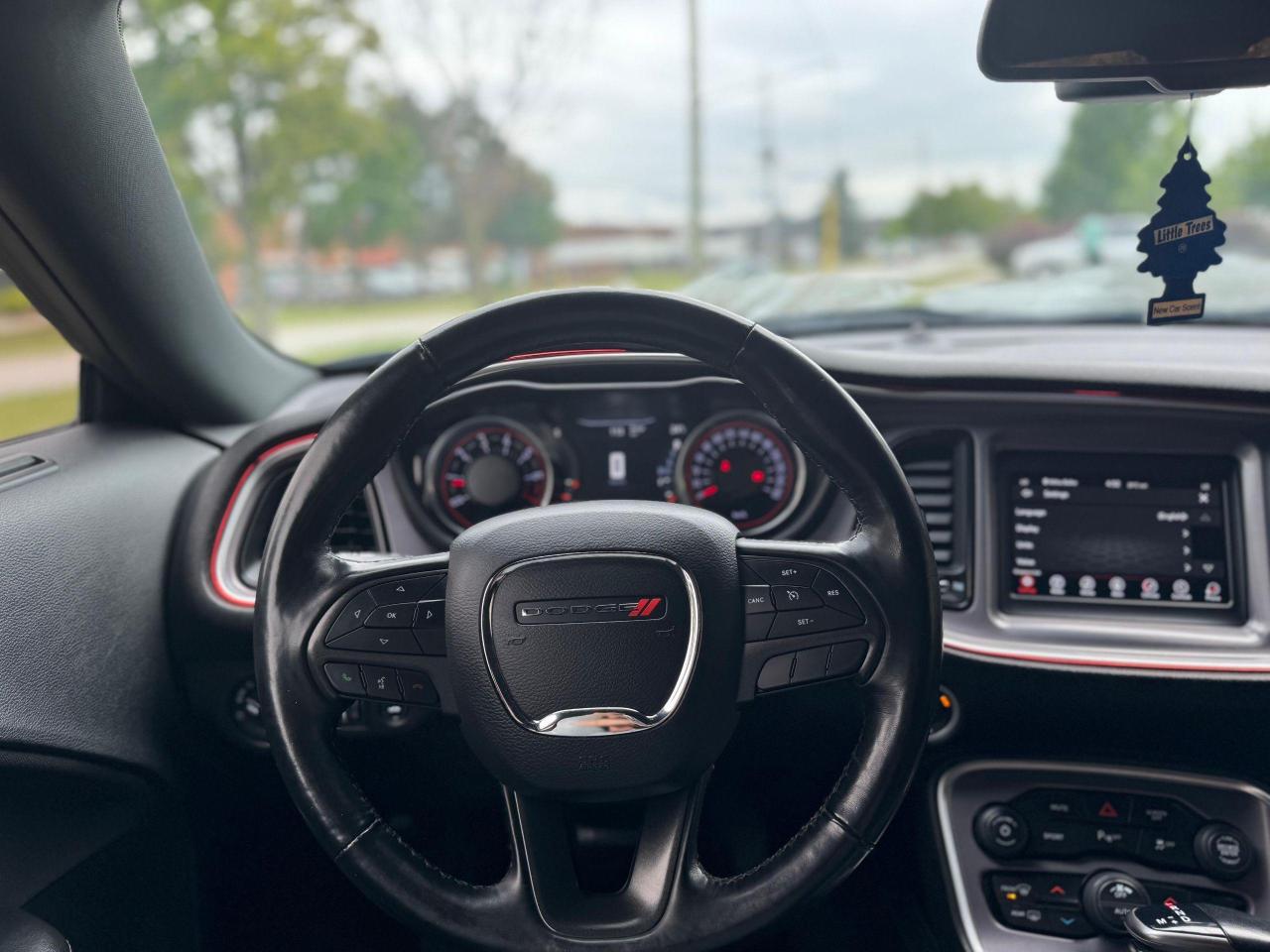 2019 Dodge Challenger SXT Photo4