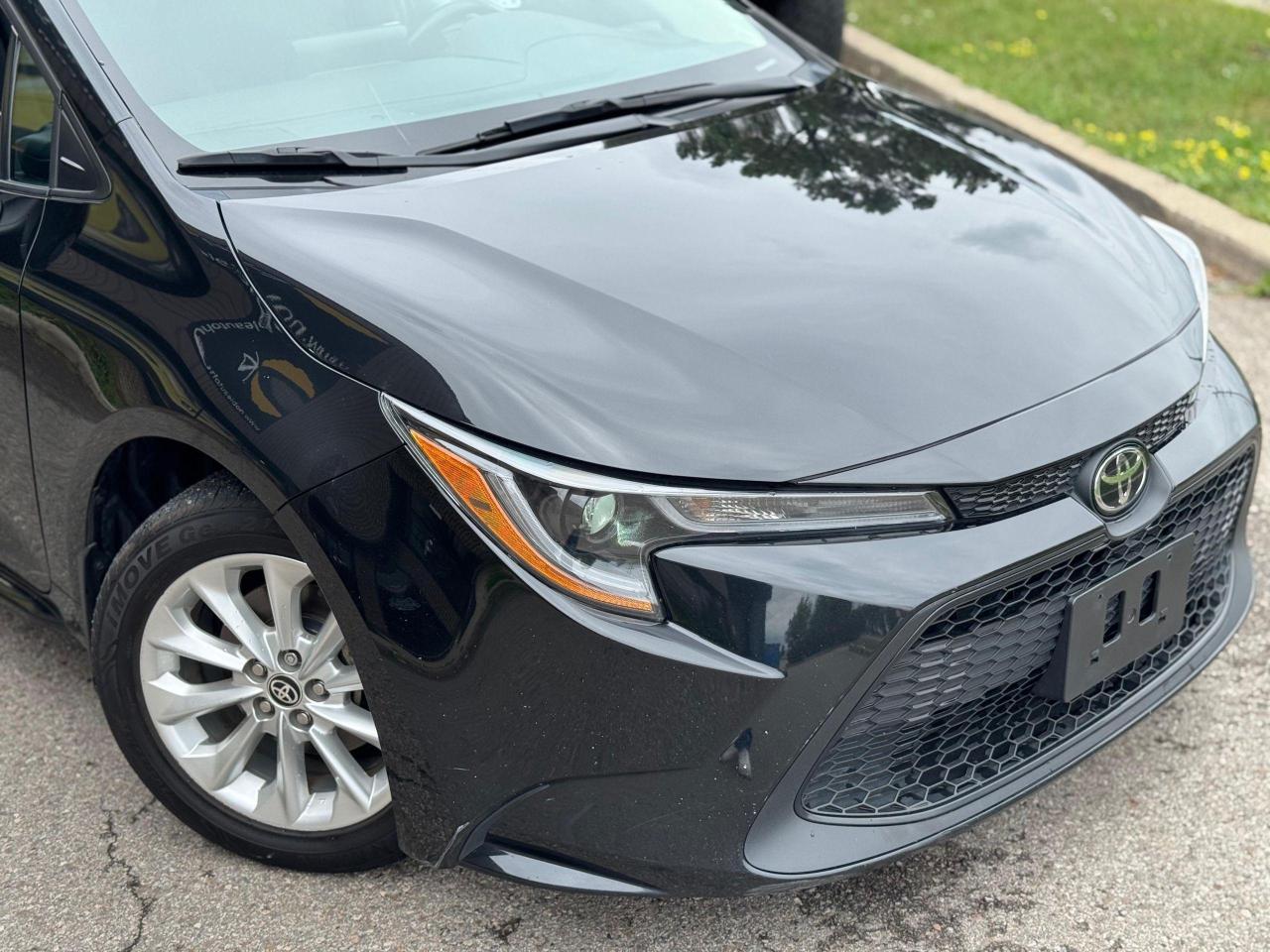 2022 Toyota Corolla LE Photo3