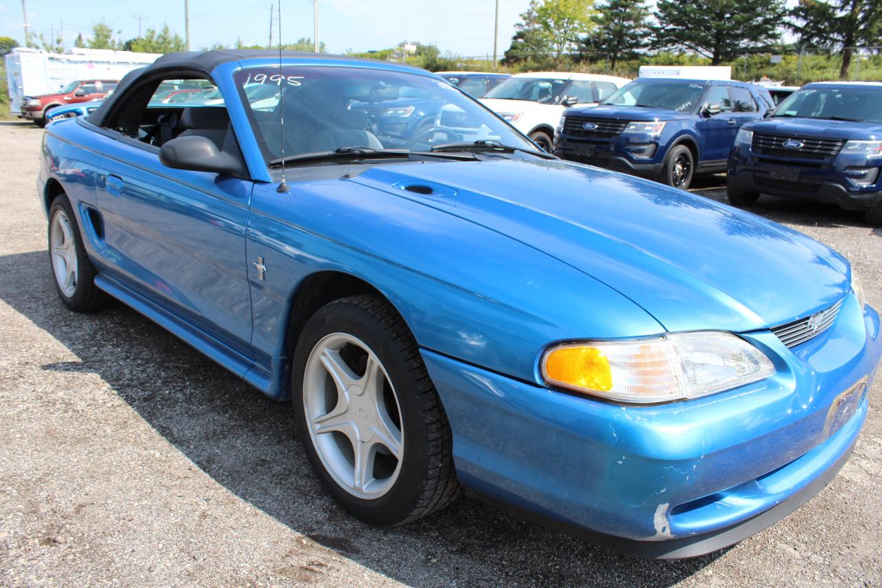 1995 Ford Mustang  Photo