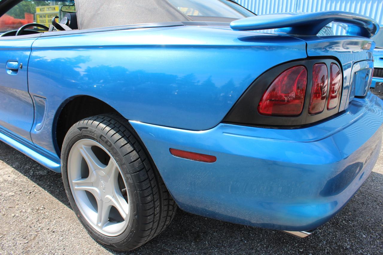 1995 Ford Mustang  Photo