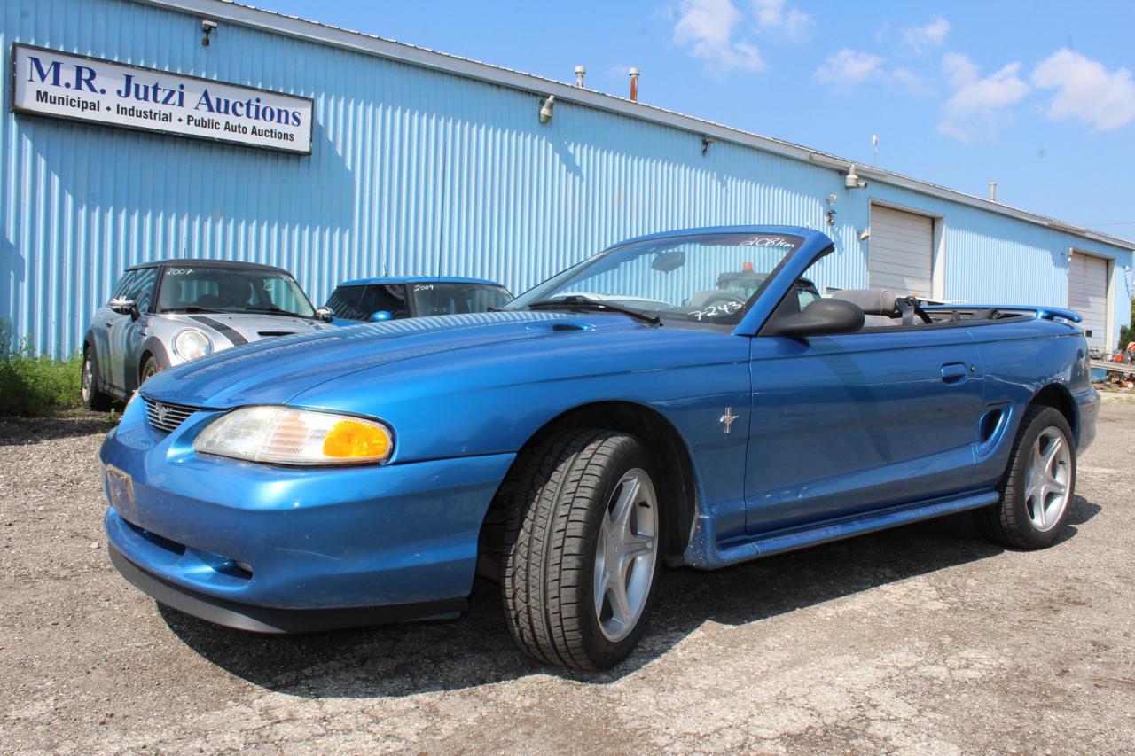 1995 Ford Mustang  Photo