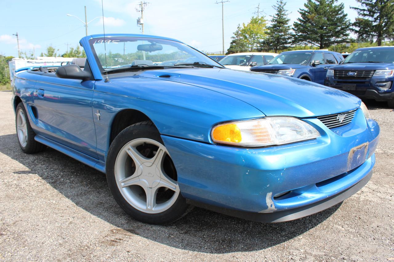 1995 Ford Mustang  Photo