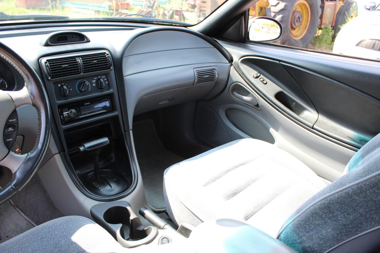 1995 Ford Mustang  Photo