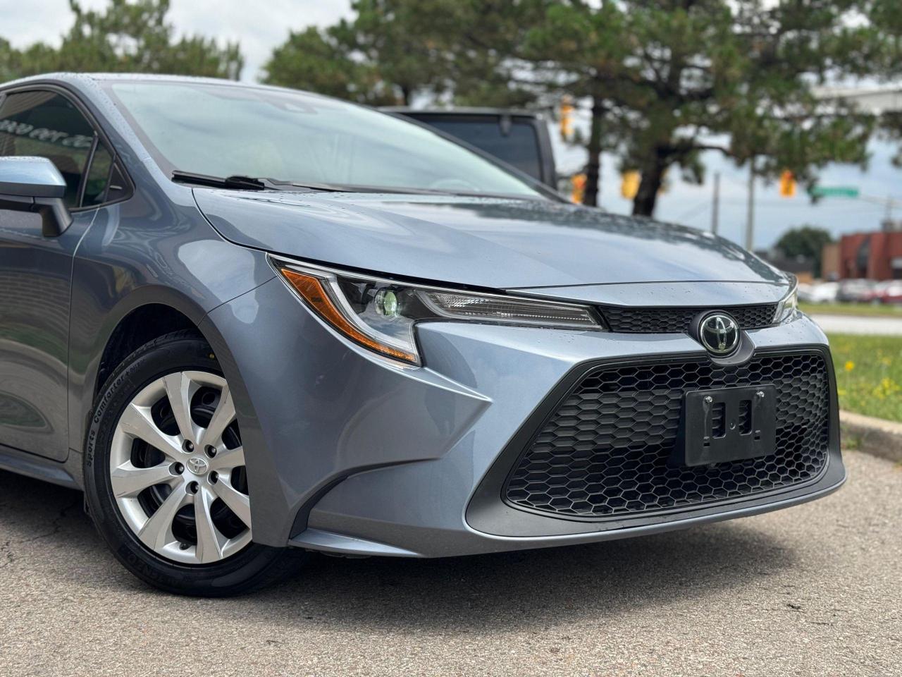 2020 Toyota Corolla LE Photo3