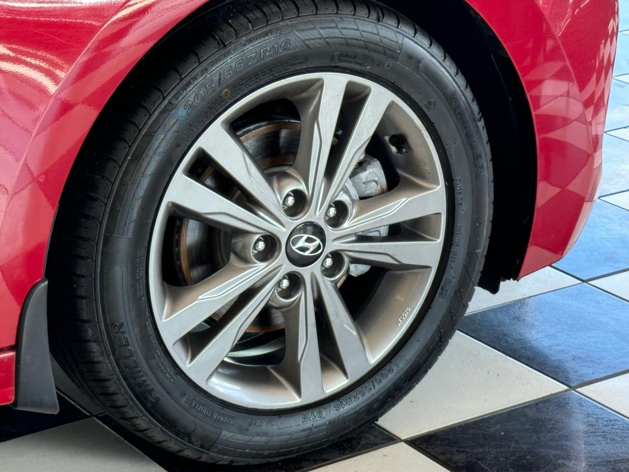 2017 Hyundai Elantra GL+ApplePlay+New Tires+A/C+Camera+Blind Spot Photo54