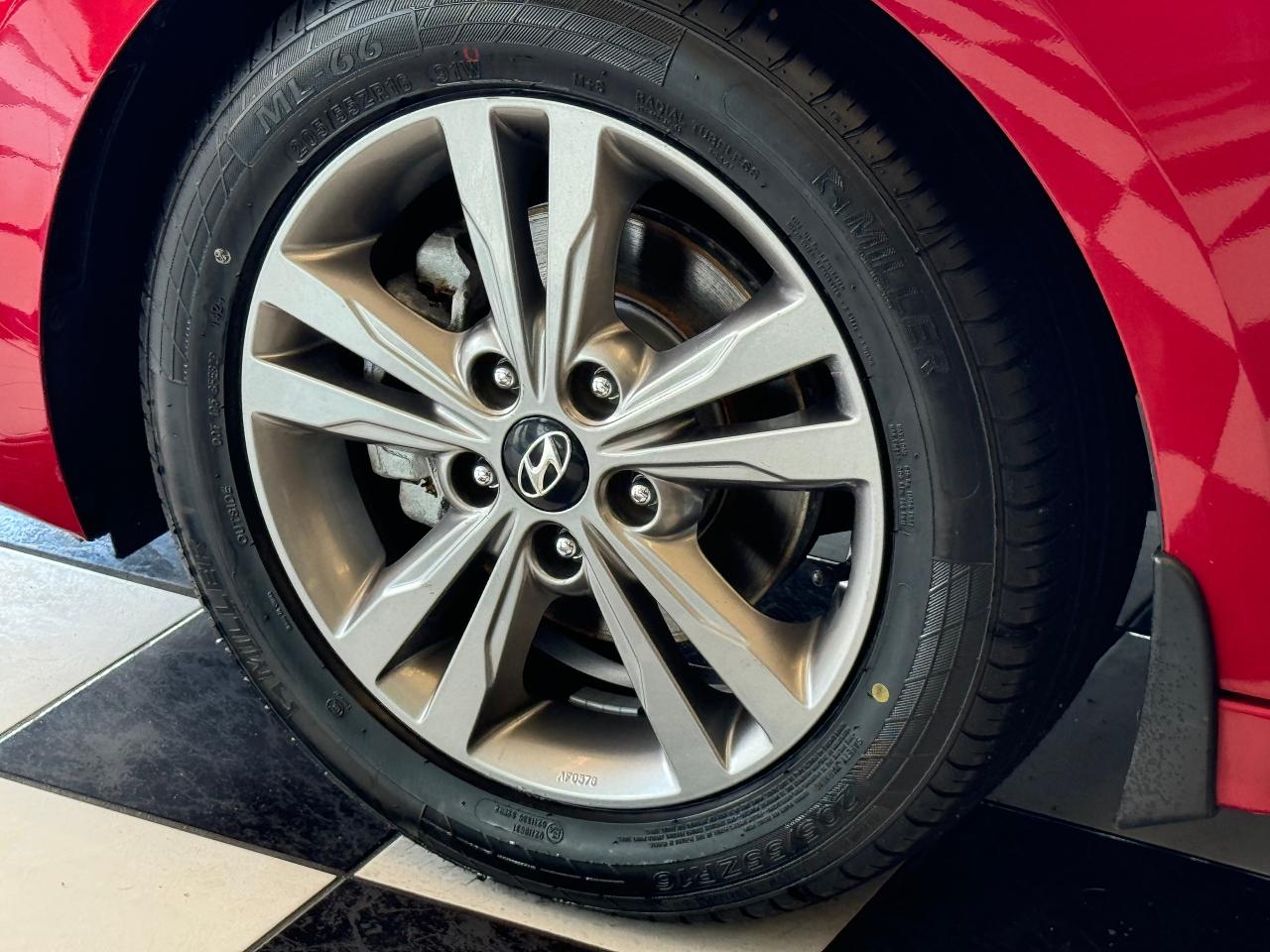 2017 Hyundai Elantra GL+ApplePlay+New Tires+A/C+Camera+Blind Spot Photo53