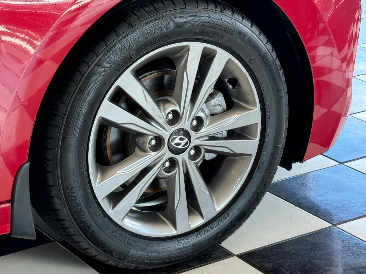 2017 Hyundai Elantra GL+ApplePlay+New Tires+A/C+Camera+Blind Spot Photo29