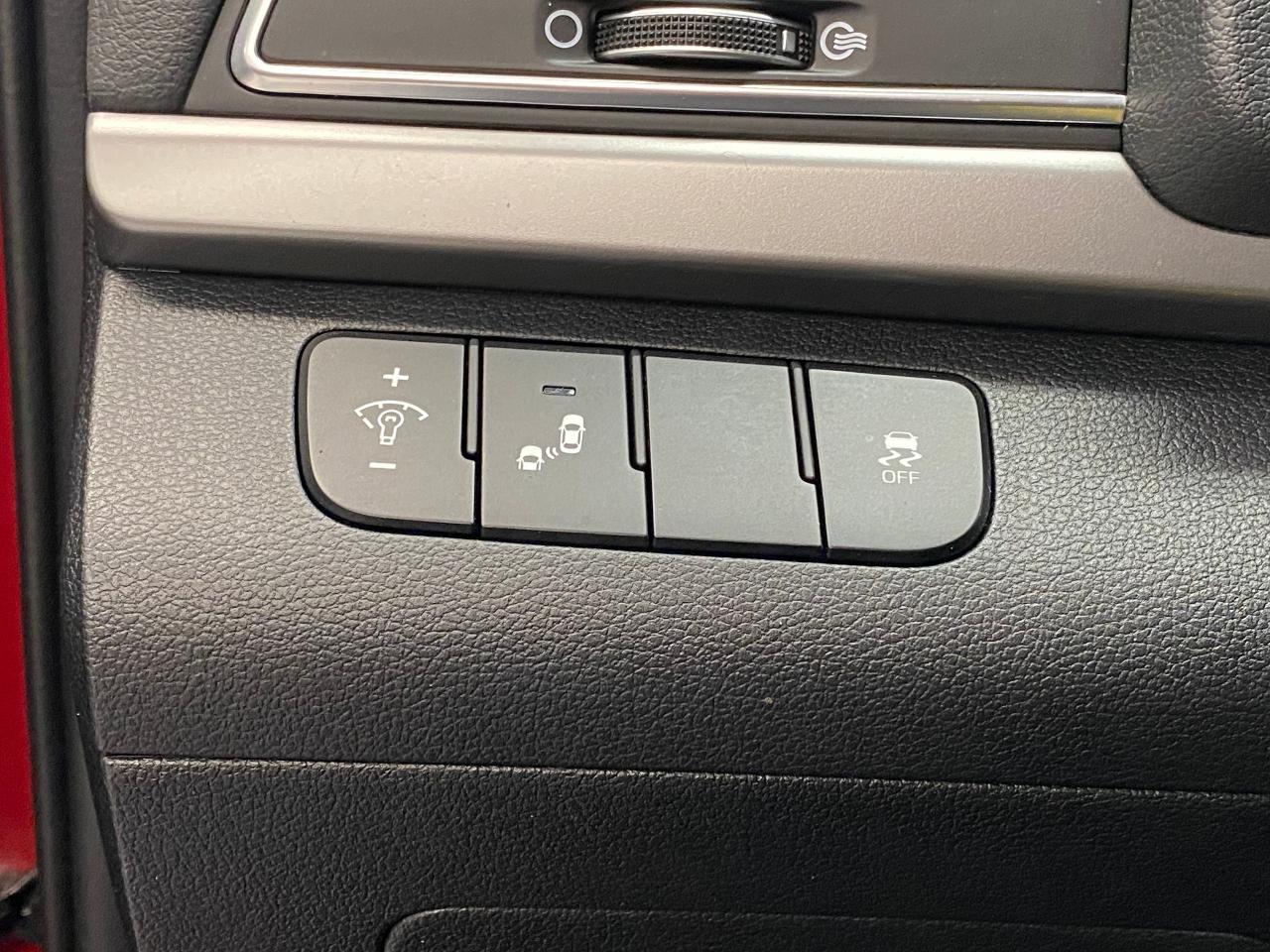 2017 Hyundai Elantra GL+ApplePlay+New Tires+A/C+Camera+Blind Spot Photo49