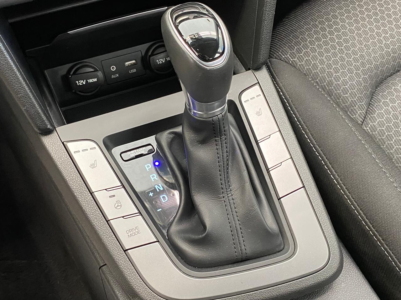 2017 Hyundai Elantra GL+ApplePlay+New Tires+A/C+Camera+Blind Spot Photo35
