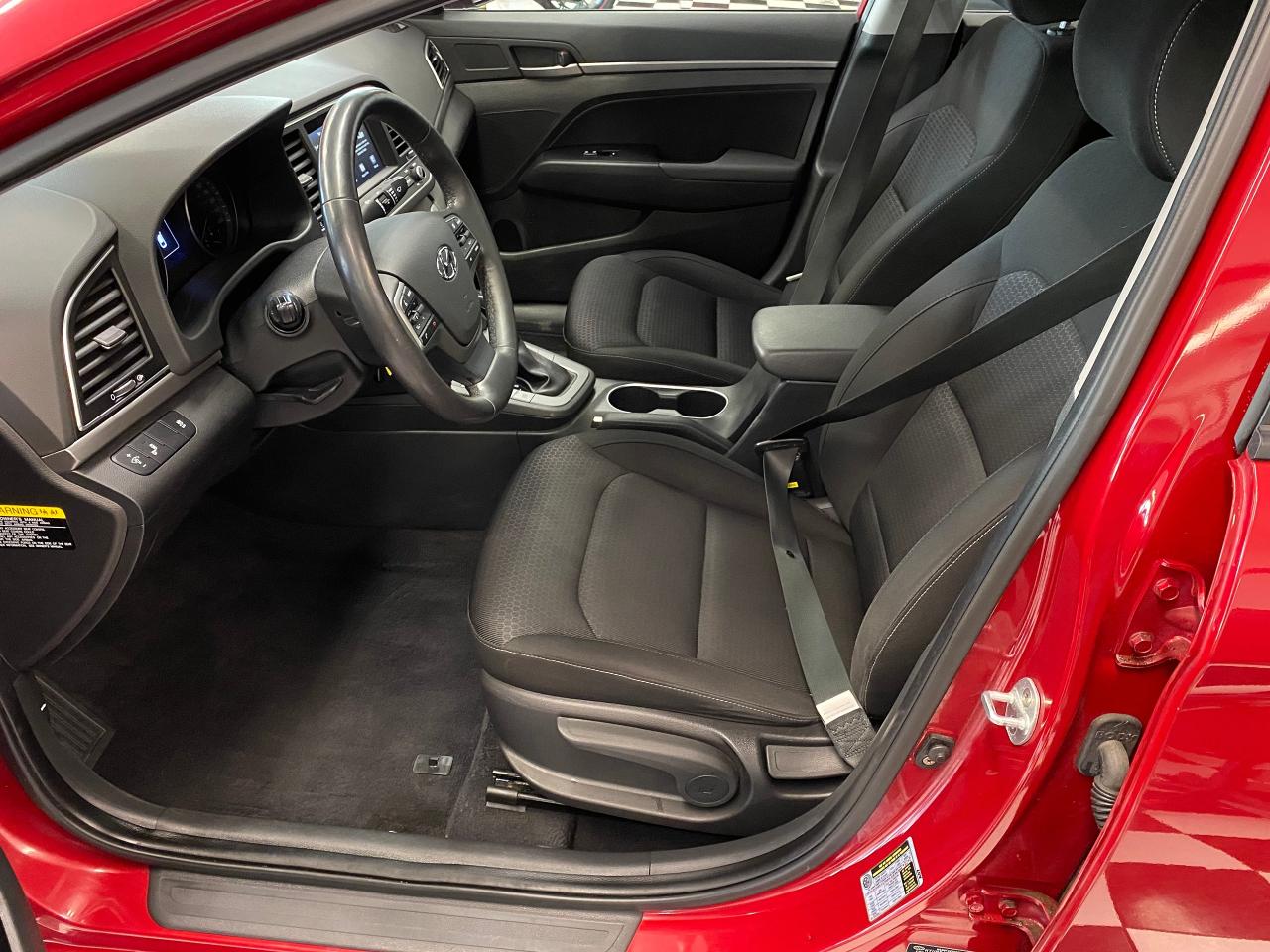 2017 Hyundai Elantra GL+ApplePlay+New Tires+A/C+Camera+Blind Spot Photo19
