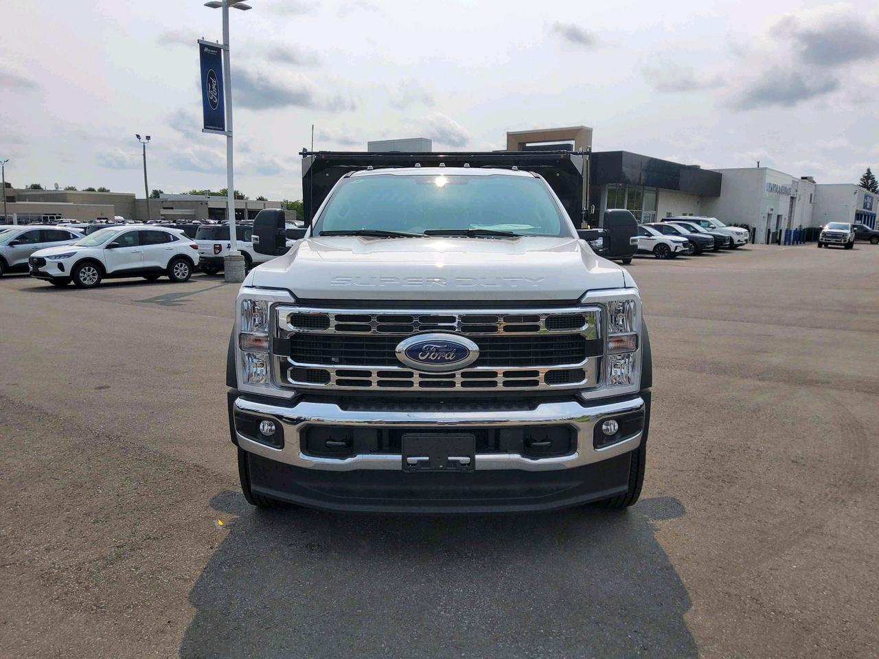 2024 Ford F-550 Super Duty DRW XL Photo