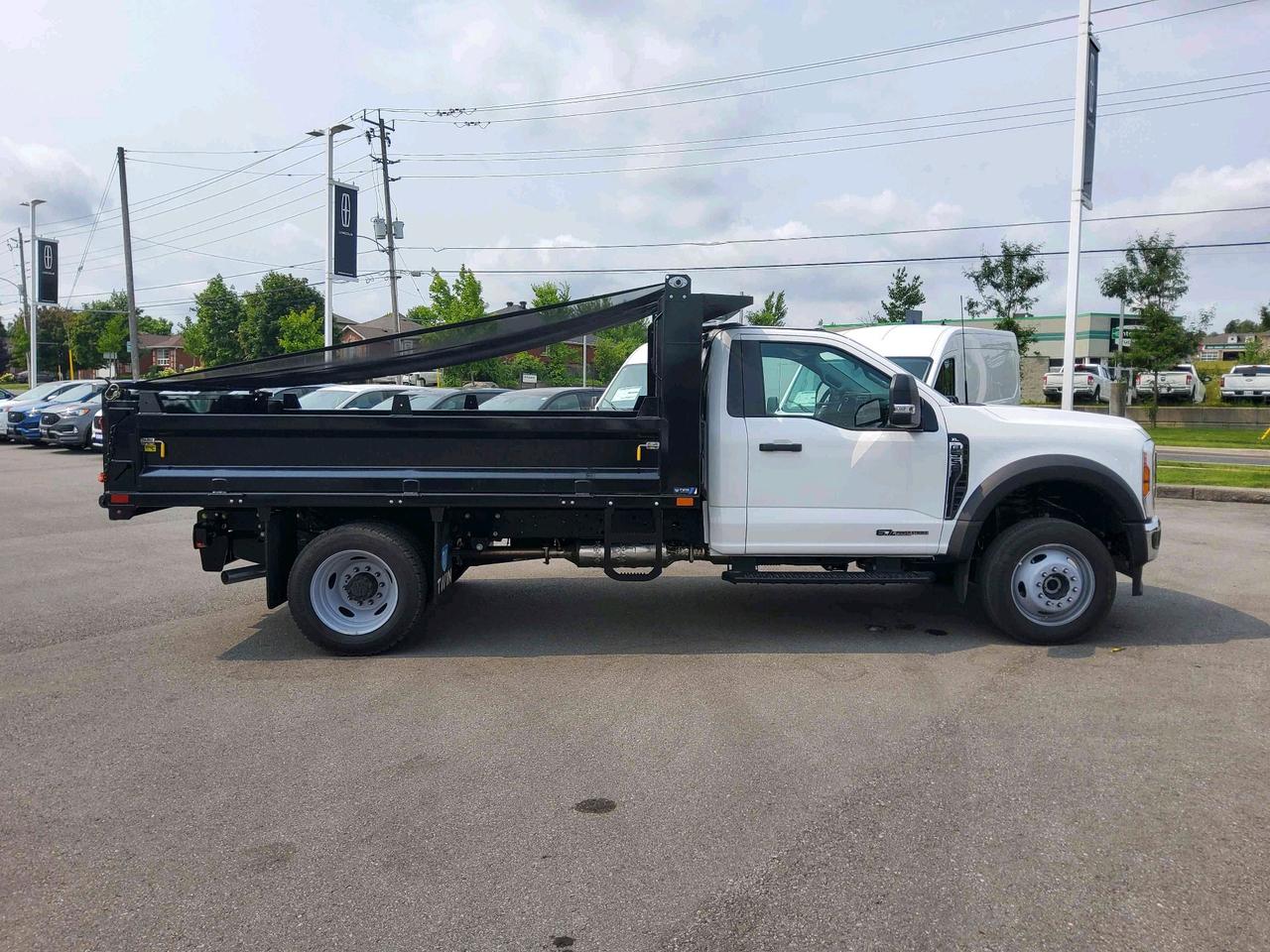 2024 Ford F-550 Super Duty DRW XL Photo