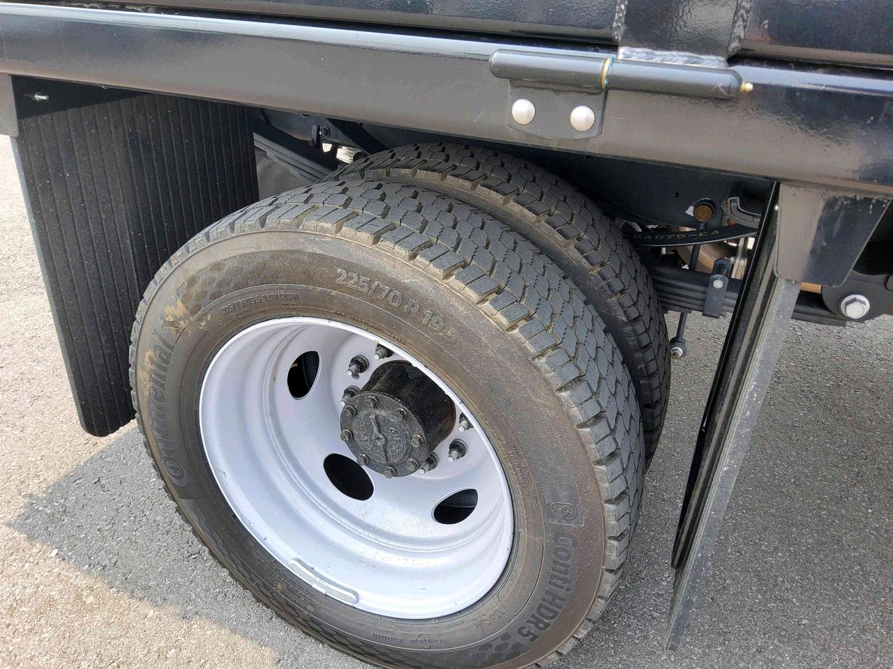 2024 Ford F-550 Super Duty DRW XL Photo