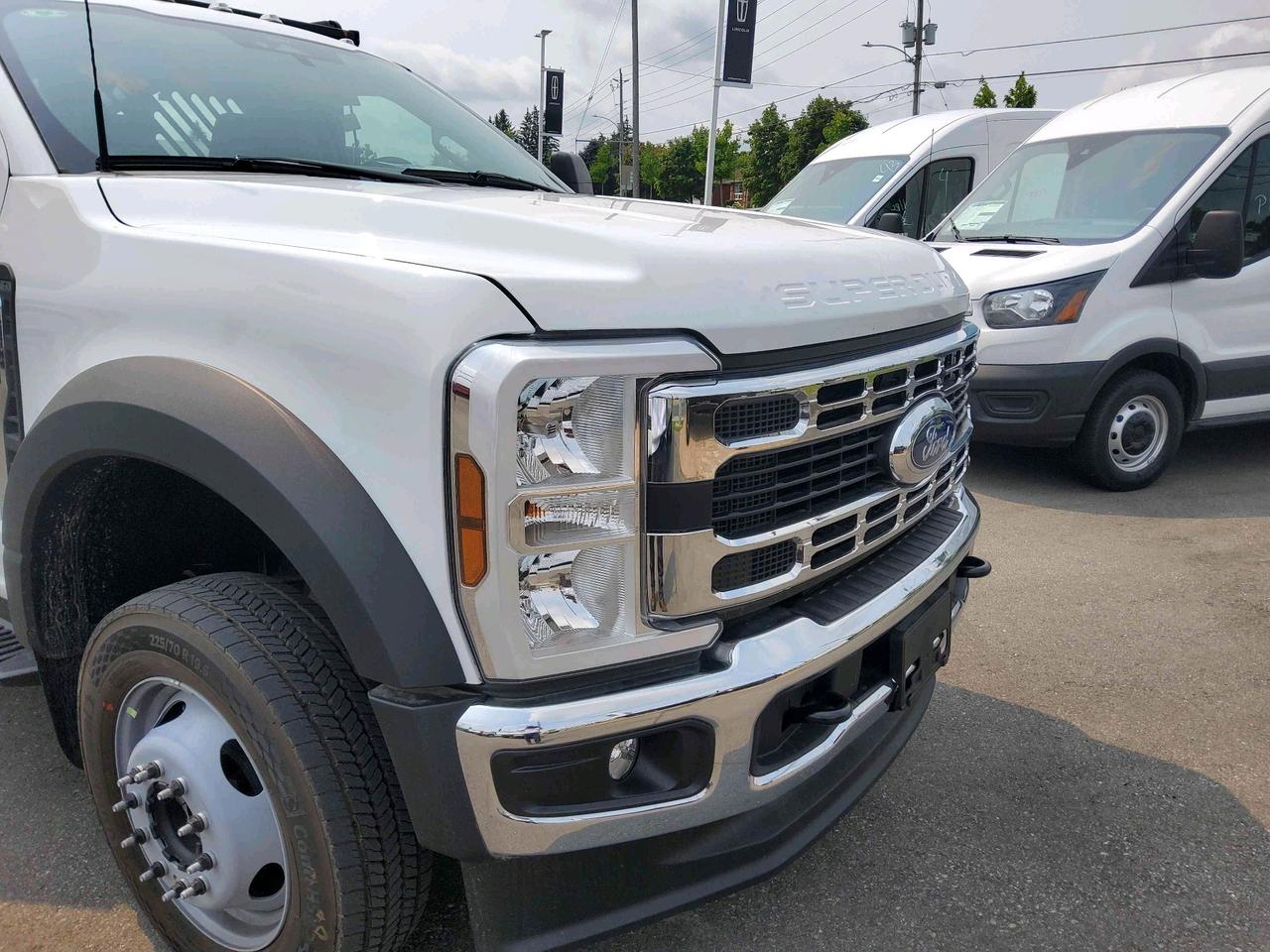 2024 Ford F-550 Super Duty DRW XL Photo