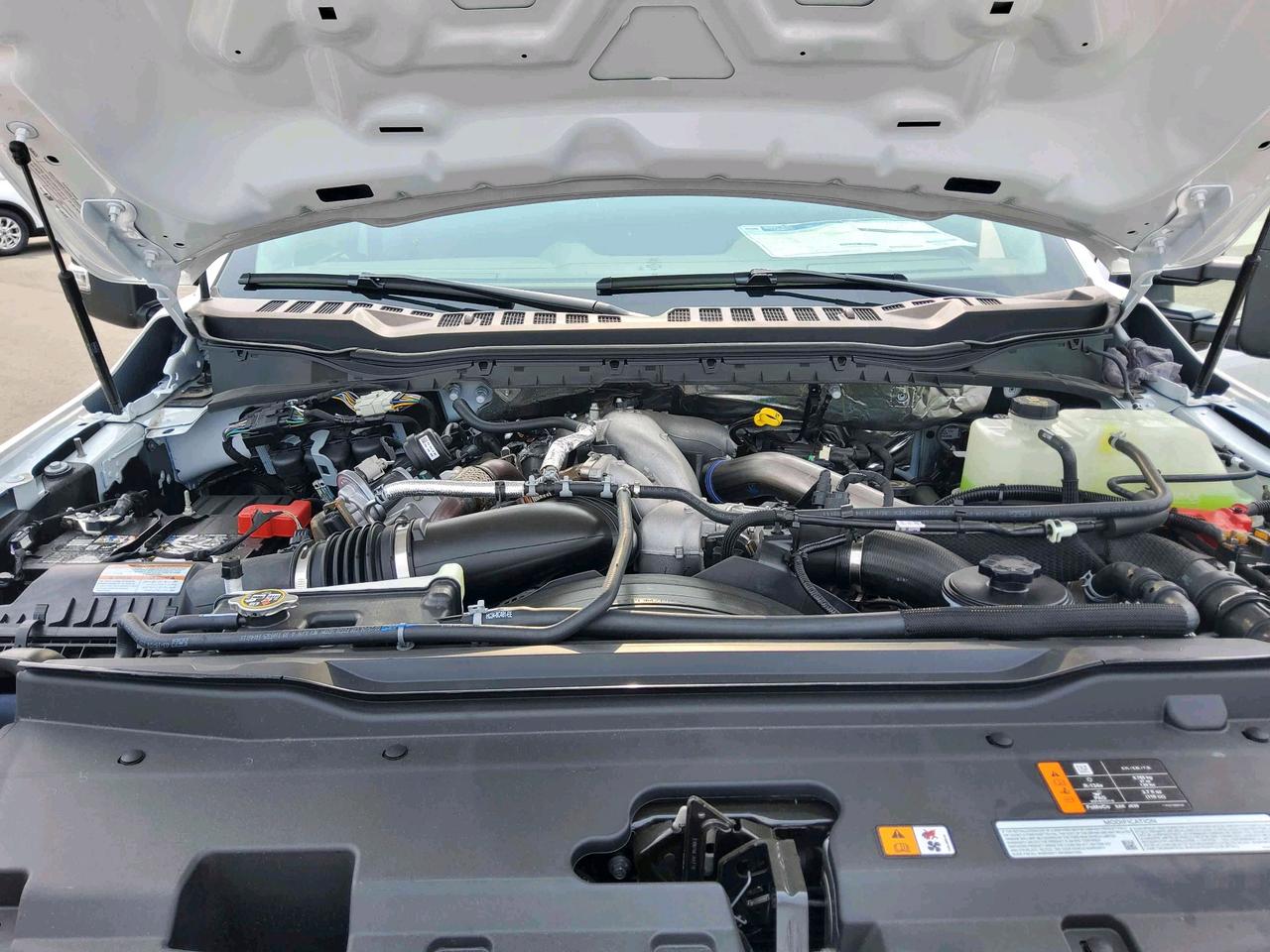 2024 Ford F-550 Super Duty DRW XL Photo