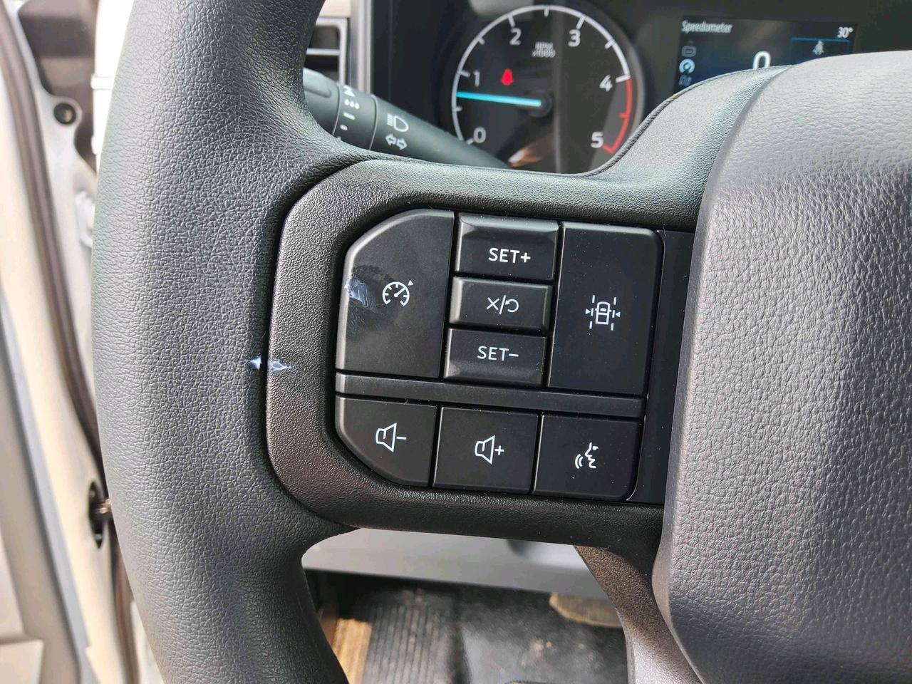 2024 Ford F-550 Super Duty DRW XL Photo