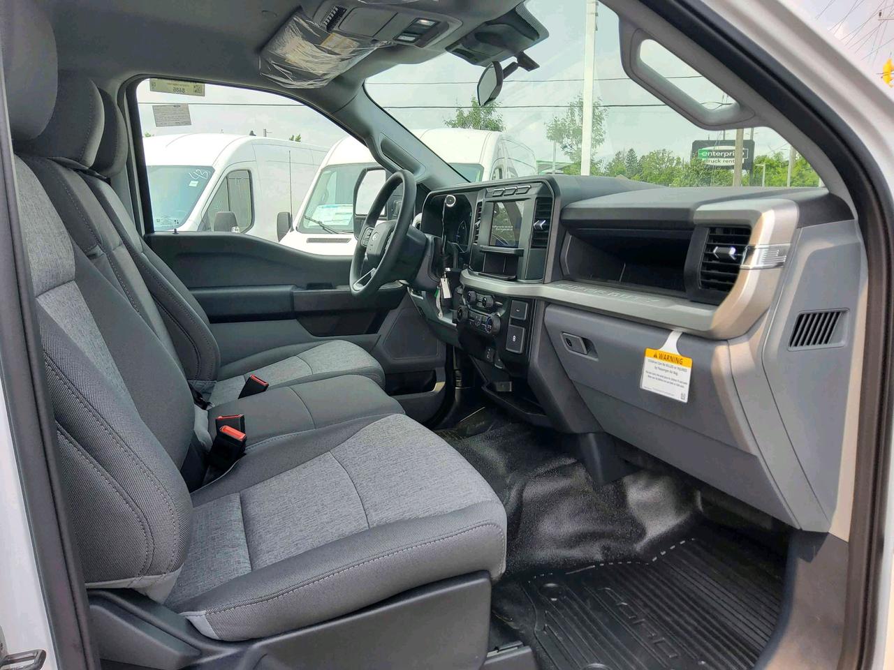 2024 Ford F-550 Super Duty DRW XL Photo