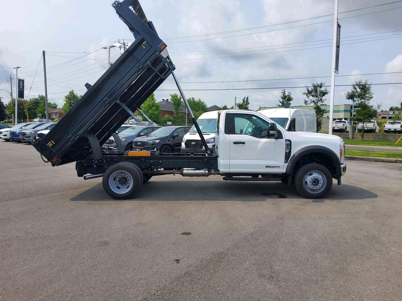 2024 Ford F-550 Super Duty DRW XL Photo