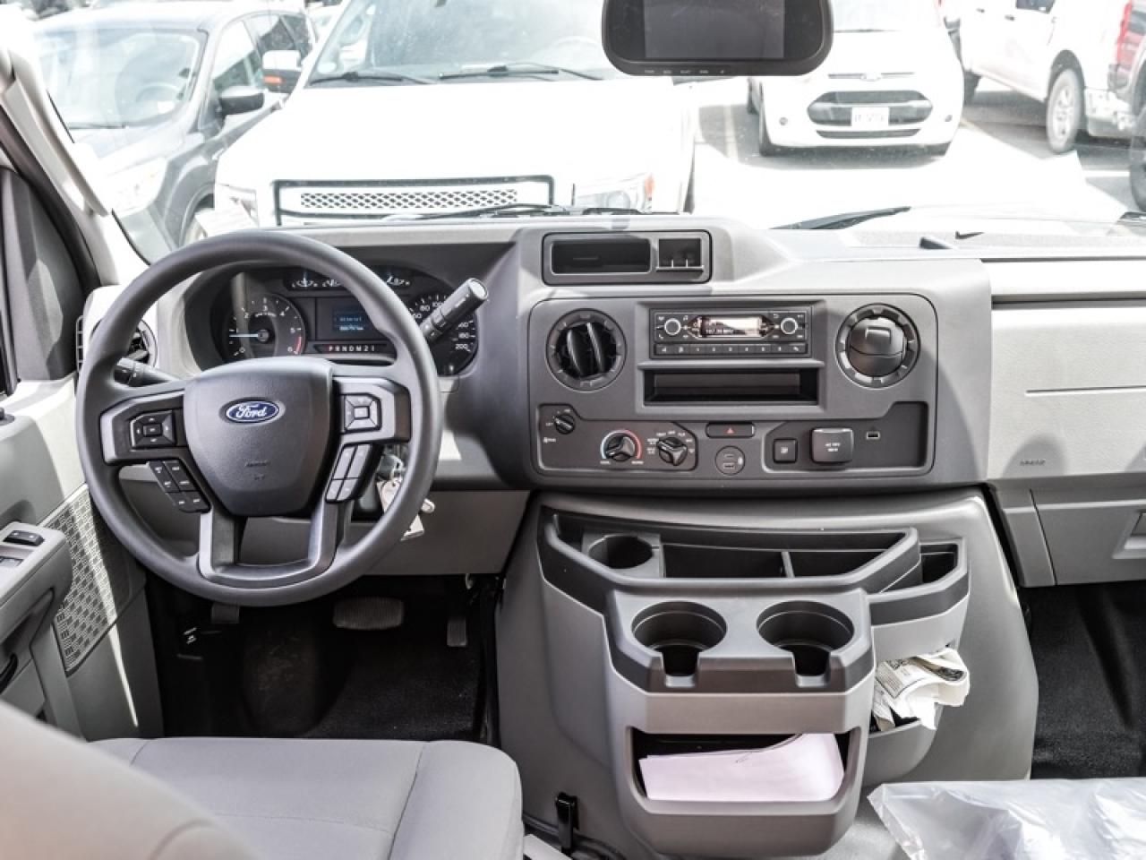 2025 Ford E-Series Cutaway  Photo