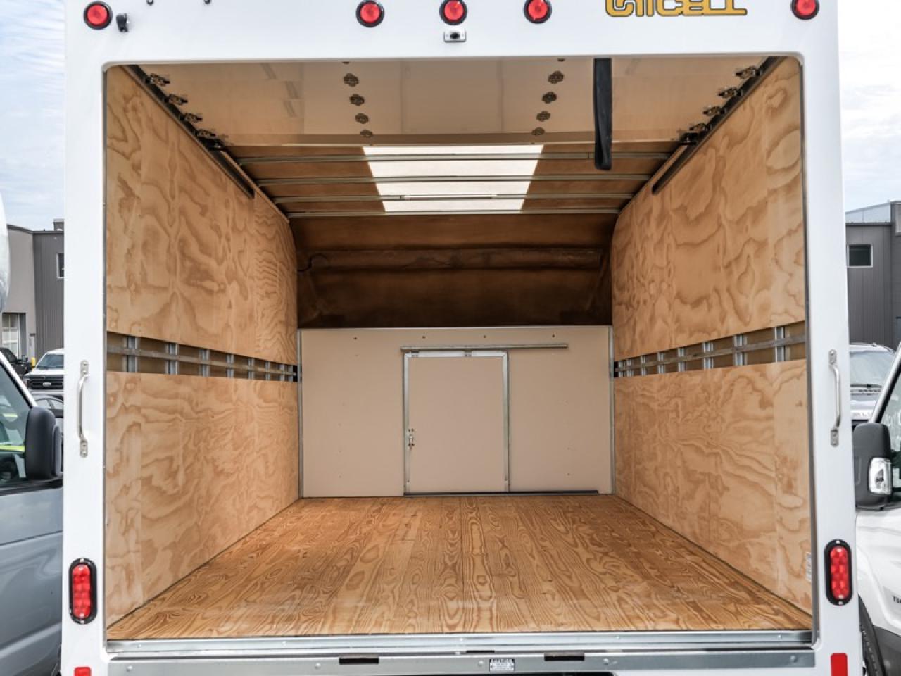 2025 Ford E-Series Cutaway  Photo